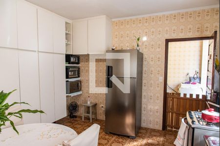 Casa à venda com 400m², 3 quartos e 5 vagas Casa à venda com 400m², 3 quartos e 5 vagasCozinha