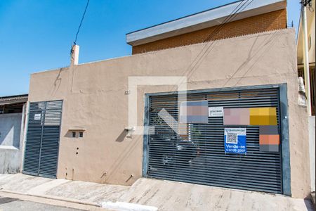 Casa à venda com 400m², 3 quartos e 5 vagas Casa à venda com 400m², 3 quartos e 5 vagasFachada