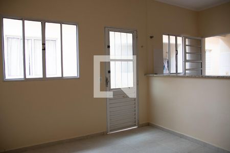 Sala de casa para alugar com 1 quarto, 50m² em Vila Nivi, São Paulo