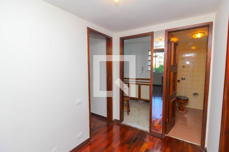 Corredor de apartamento para alugar com 3 quartos, 127m² em Laranjeiras, Rio de Janeiro