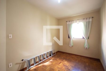 Casa à venda com 200m², 3 quartos e 3 vagas Casa à venda com 200m², 3 quartos e 3 vagasQuarto 2