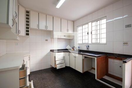 Casa à venda com 200m², 3 quartos e 3 vagas Casa à venda com 200m², 3 quartos e 3 vagasCozinha