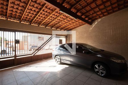 Casa à venda com 200m², 3 quartos e 3 vagas Casa à venda com 200m², 3 quartos e 3 vagasGaragem