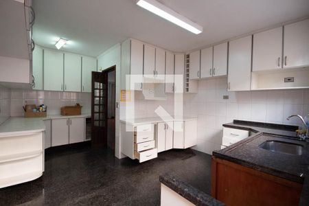 Casa à venda com 200m², 3 quartos e 3 vagas Casa à venda com 200m², 3 quartos e 3 vagasCozinha