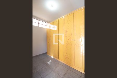 Casa à venda com 200m², 3 quartos e 3 vagas Casa à venda com 200m², 3 quartos e 3 vagasQuarto de Serviço