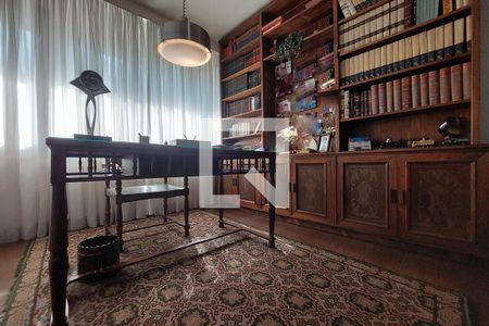 Casa à venda com 450m², 4 quartos e 3 vagasEscritório