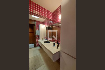 Casa à venda com 450m², 4 quartos e 3 vagasBanheiro