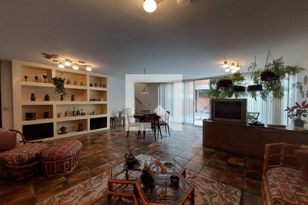 Casa à venda com 450m², 4 quartos e 3 vagasSalão de Festas