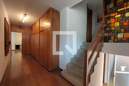 Casa à venda com 450m², 4 quartos e 3 vagasCorredor