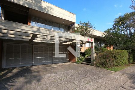 Casa à venda com 450m², 4 quartos e 3 vagasFachada