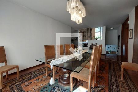 Casa à venda com 450m², 4 quartos e 3 vagasEscritório