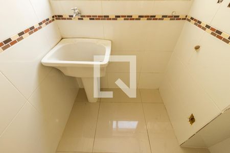 Apartamento para alugar com 50m², 2 quartos e 1 vaga Apartamento para alugar com 50m², 2 quartos e 1 vagaDetalhe da Área de Serviço