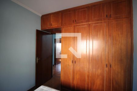 Quarto 1 - Armários de casa à venda com 3 quartos, 190m² em Vila São Paulo, São Paulo