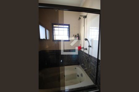 Casa à venda com 190m², 3 quartos e 3 vagasBanheiro da Suíte 3