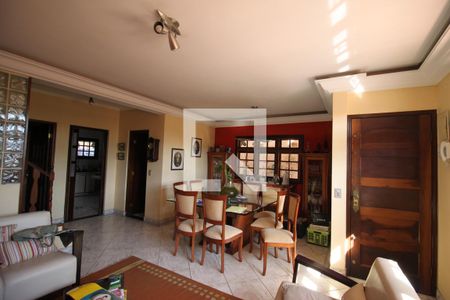 Sala de casa à venda com 3 quartos, 190m² em Vila São Paulo, São Paulo