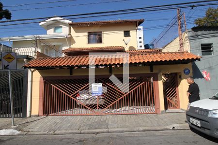 Casa à venda com 190m², 3 quartos e 3 vagasFachada