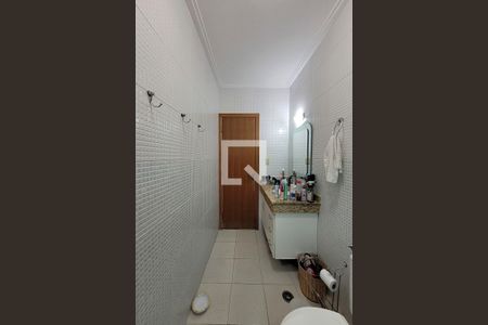 Casa à venda com 179m², 3 quartos e 4 vagas Casa à venda com 179m², 3 quartos e 4 vagasBanheiro da Suíte