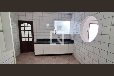 Casa para alugar com 306m², 3 quartos e 3 vagasCozinha 