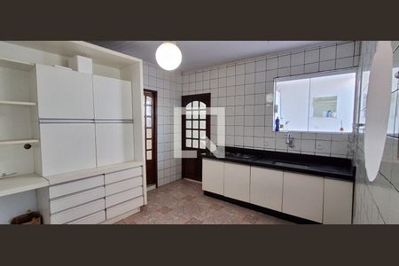 Casa para alugar com 306m², 3 quartos e 3 vagasCozinha 