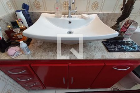 Casa à venda com 180m², 3 quartos e 2 vagas Casa à venda com 180m², 3 quartos e 2 vagasBanheiro da Suíte