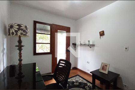 Casa à venda com 180m², 3 quartos e 2 vagas Casa à venda com 180m², 3 quartos e 2 vagasQuarto 1