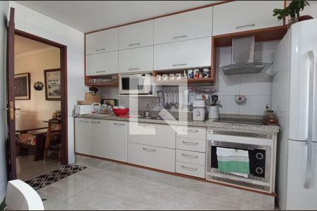 Casa à venda com 180m², 3 quartos e 2 vagas Casa à venda com 180m², 3 quartos e 2 vagasCozinha