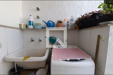 Casa à venda com 180m², 3 quartos e 2 vagas Casa à venda com 180m², 3 quartos e 2 vagasÁrea de Serviço