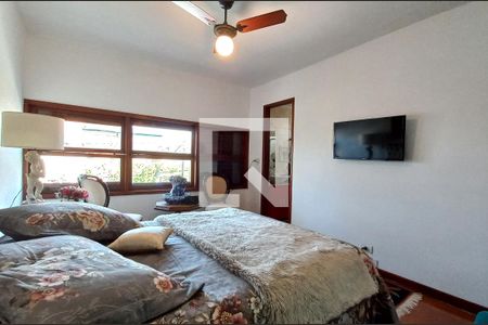 Casa à venda com 180m², 3 quartos e 2 vagas Casa à venda com 180m², 3 quartos e 2 vagasSuíte