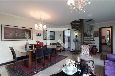 Casa à venda com 180m², 3 quartos e 2 vagas Casa à venda com 180m², 3 quartos e 2 vagasSala