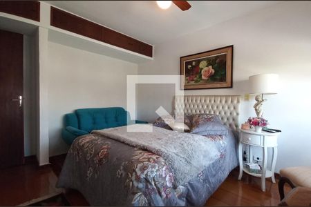 Casa à venda com 180m², 3 quartos e 2 vagas Casa à venda com 180m², 3 quartos e 2 vagasSuíte