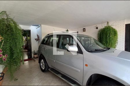 Casa à venda com 180m², 3 quartos e 2 vagas Casa à venda com 180m², 3 quartos e 2 vagasGaragem