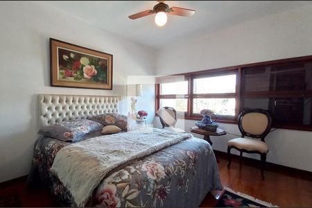 Casa à venda com 180m², 3 quartos e 2 vagas Casa à venda com 180m², 3 quartos e 2 vagasSuíte