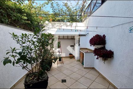 Casa à venda com 180m², 3 quartos e 2 vagas Casa à venda com 180m², 3 quartos e 2 vagasÁrea de Serviço