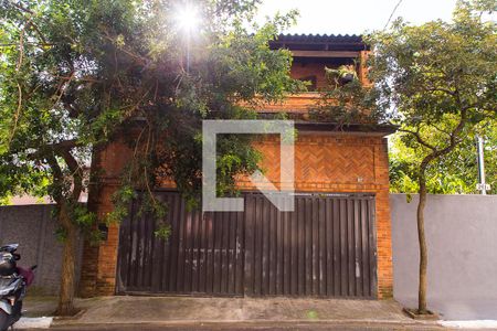 Casa à venda com 600m², 4 quartos e 6 vagasFachada