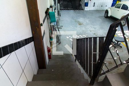 Casa à venda com 600m², 4 quartos e 6 vagasEscada para Garagem