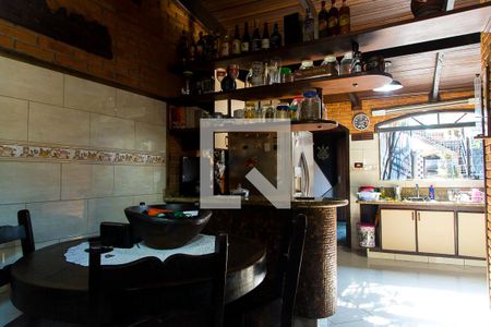 Casa à venda com 600m², 4 quartos e 6 vagasCozinha