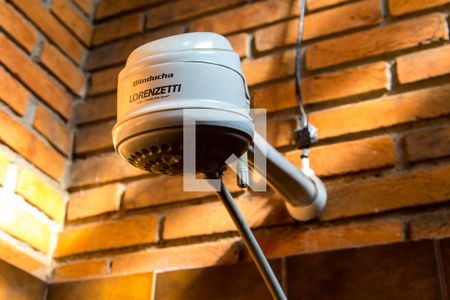 Casa à venda com 600m², 4 quartos e 6 vagasBanheiro Social - Chuveiro