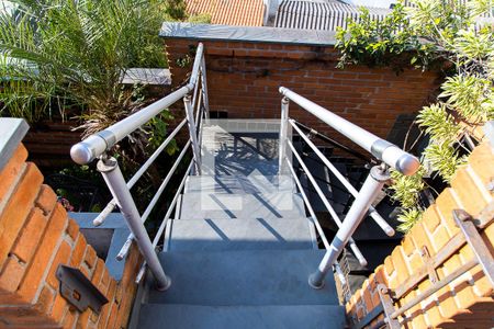 Casa à venda com 600m², 4 quartos e 6 vagasEscadas