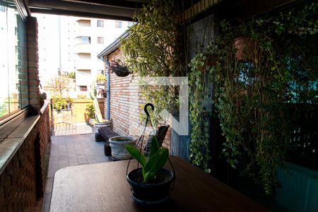 Casa à venda com 600m², 4 quartos e 6 vagasChurrasqueira