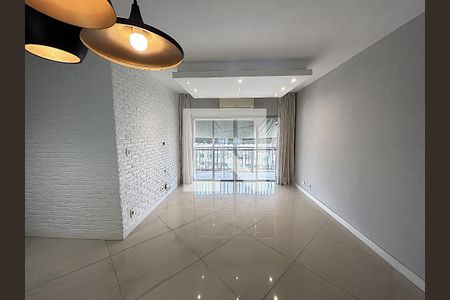 Apartamento à venda com 105m², 3 quartos e 1 vagaSala