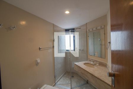 Banheiro de apartamento para alugar com 1 quarto, 50m² em Campo Belo, São Paulo