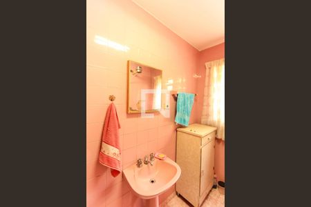 Casa à venda com 120m², 4 quartos e 1 vaga Casa à venda com 120m², 4 quartos e 1 vagaBanheiro 2