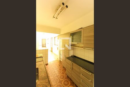 Casa à venda com 120m², 4 quartos e 1 vaga Casa à venda com 120m², 4 quartos e 1 vagaCozinha