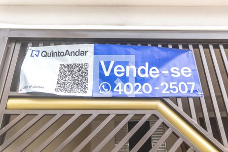 Casa à venda com 143m², 2 quartos e 2 vagas Casa à venda com 143m², 2 quartos e 2 vagasFachada