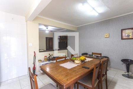 Casa à venda com 143m², 2 quartos e 2 vagas Casa à venda com 143m², 2 quartos e 2 vagasCozinha
