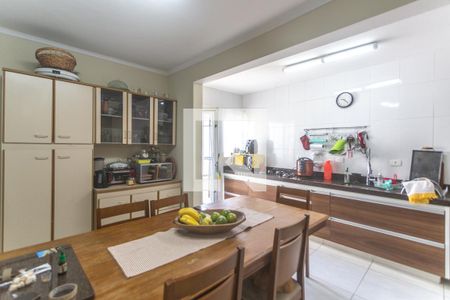 Casa à venda com 143m², 2 quartos e 2 vagas Casa à venda com 143m², 2 quartos e 2 vagasCozinha