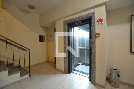 Apartamento à venda com 238m², 3 quartos e 3 vagasElevador