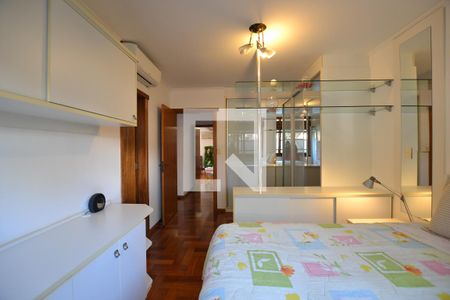 Suíte de apartamento à venda com 3 quartos, 238m² em Menino Deus, Porto Alegre