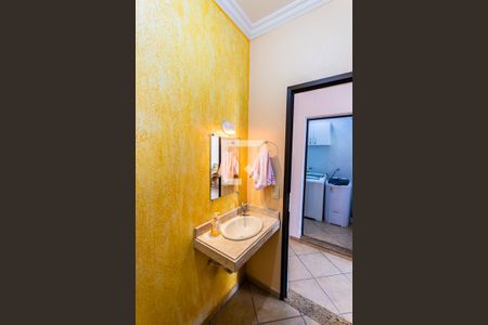 Casa à venda com 259m², 3 quartos e 5 vagas Casa à venda com 259m², 3 quartos e 5 vagasBanheiro de Serviço