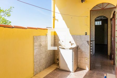 Casa à venda com 100m², 2 quartos e 1 vaga